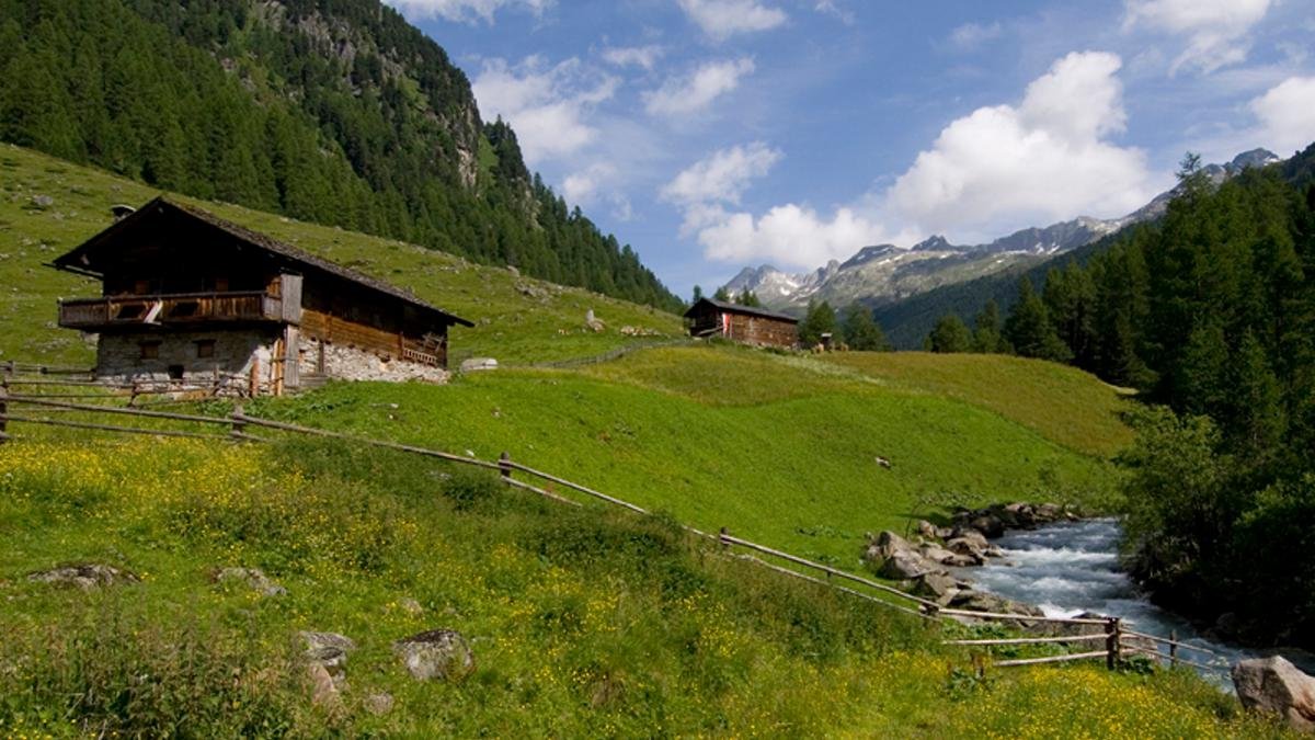 Od růží po protěže alpské, od orlů skalních po kamzíky – největší národní park v Rakousku je plný fascinující vysokohorské flóry a fauny., © Urlaubsregion Defereggental
