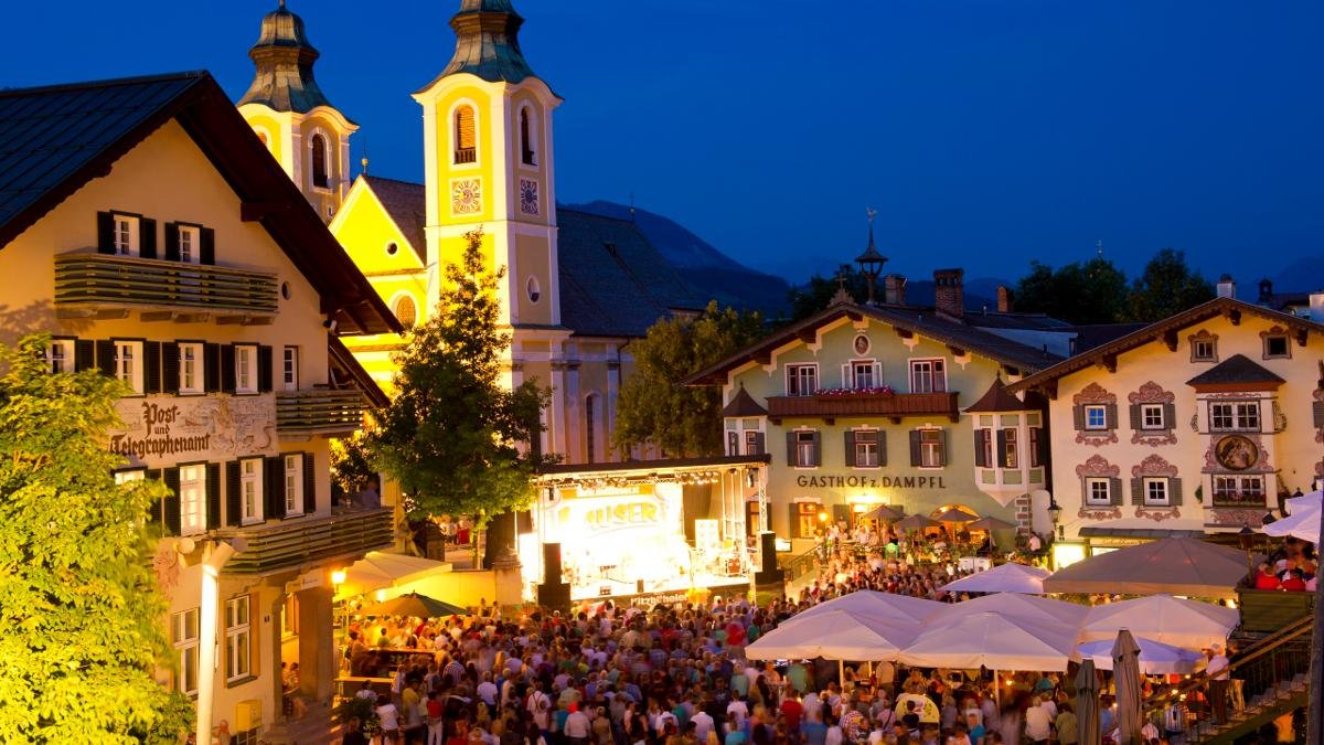 Večerní nakupování s živou hudbou, © Region St Johann in Tirol/Franz Gerdl