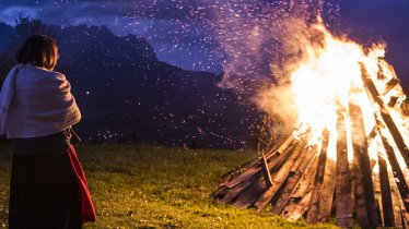 Letní slunovrat vítají rituální horské ohně zapálené na vrcholu hory Hartkaiser, © Daniel Reiter / Peter v. Felbert
