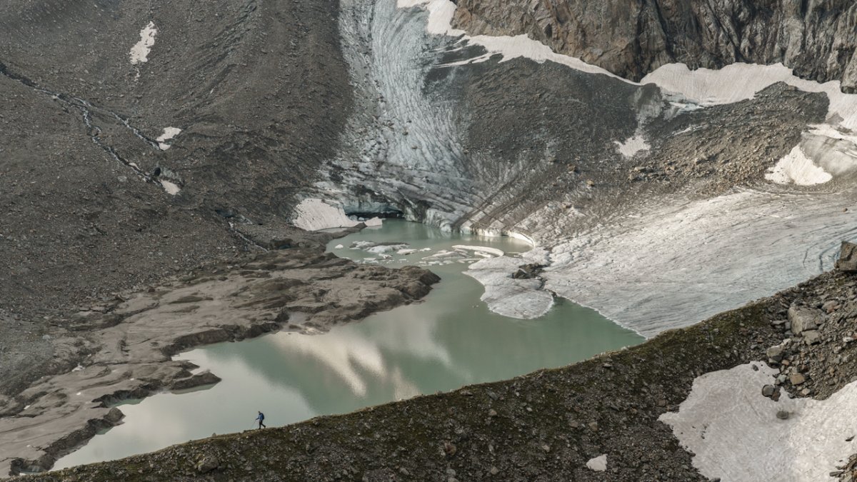 Značná část stezky vede kolem ledovců